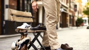 découvrez les meilleures chaussures à associer avec votre chino pour un look stylé et décontracté. que ce soit pour une sortie entre amis ou une occasion formelle, trouvez l'inspiration et les conseils mode pour un ensemble parfait.